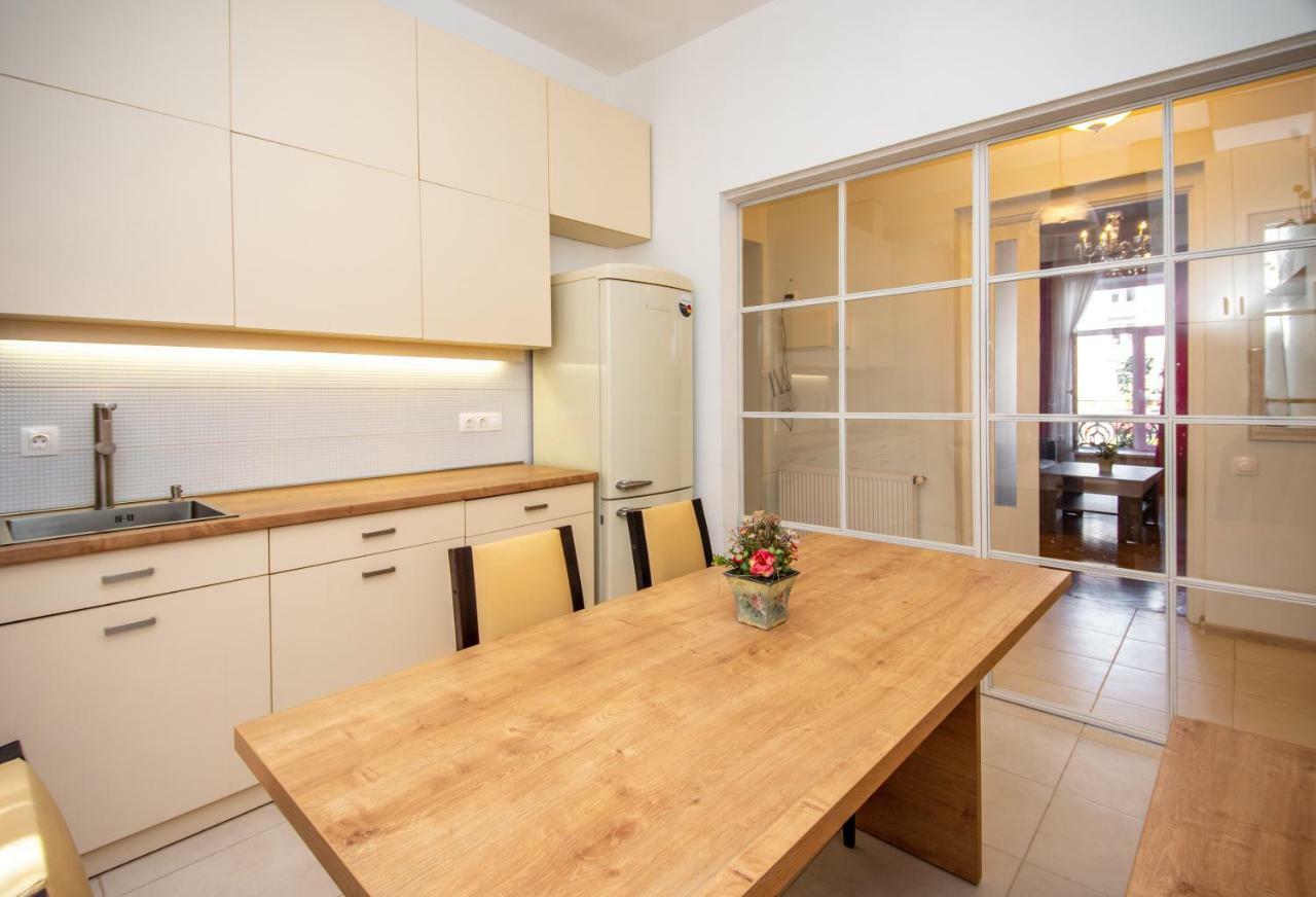 Gio'S Apartment Τυφλίδα Εξωτερικό φωτογραφία